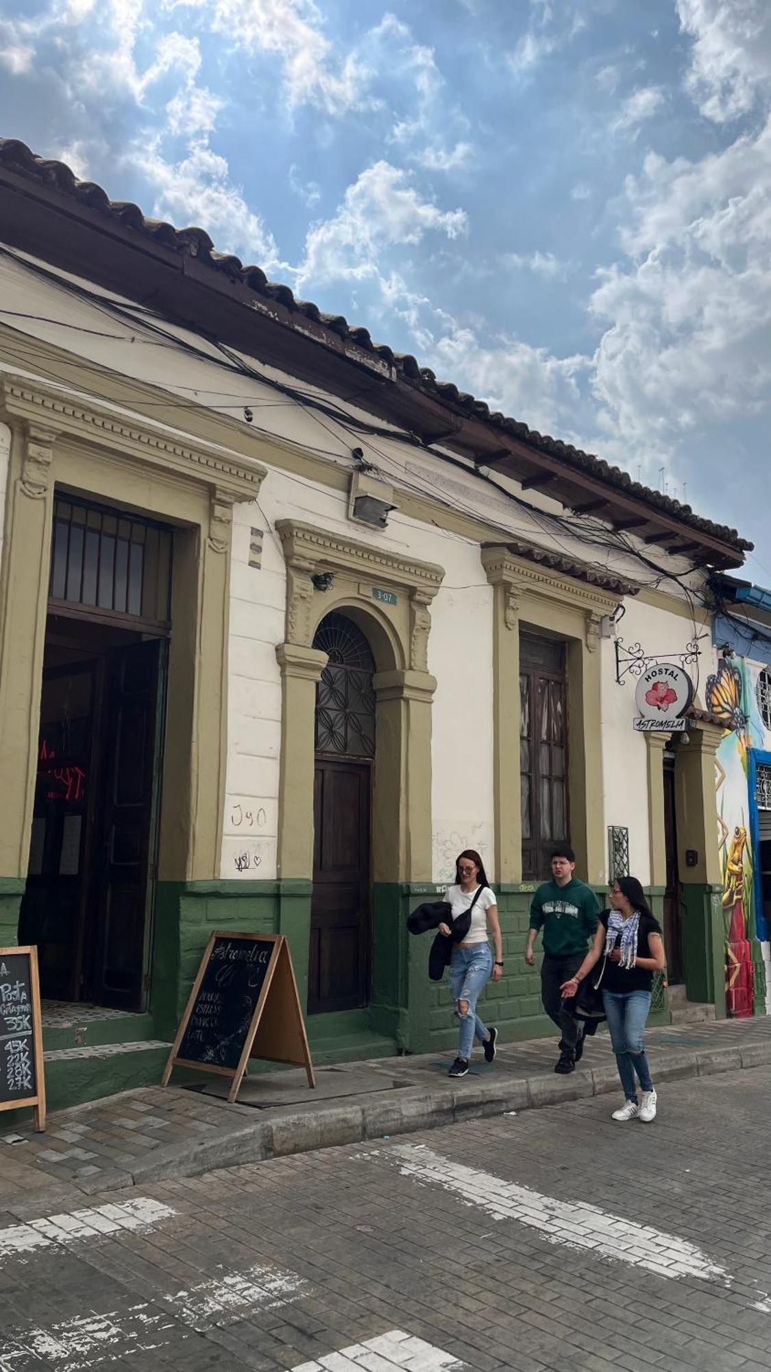 Hostal Casa Astromelia Bogotá Extérieur photo