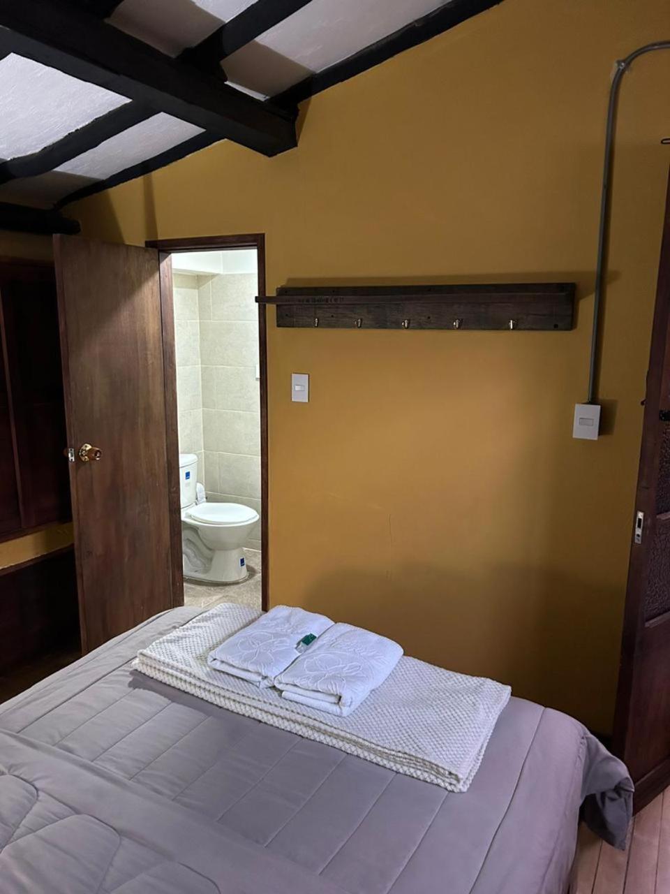 Hostal Casa Astromelia Bogotá Extérieur photo